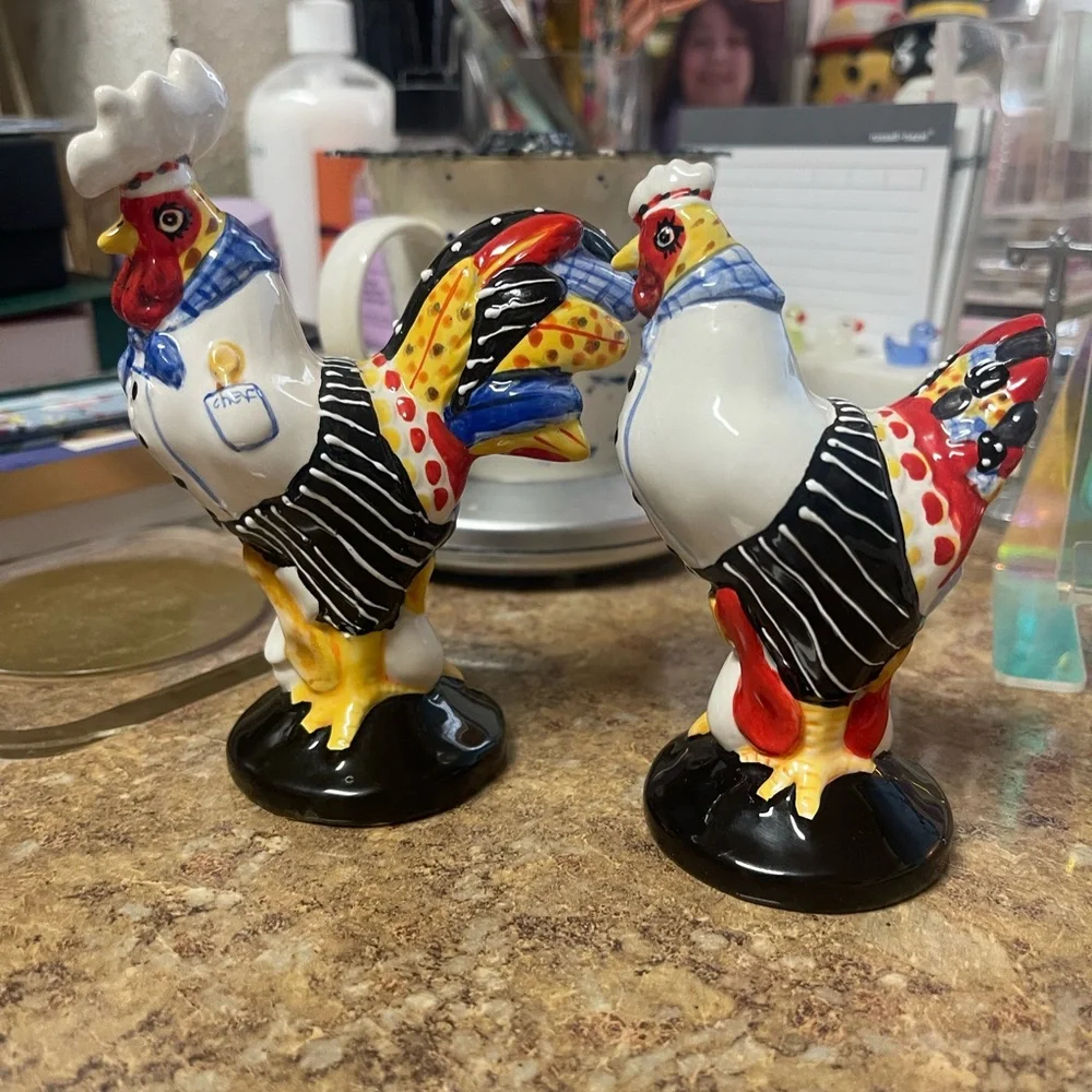 Sharon Neuhaus Baking & Eggs Rooster & Hen Chicken Salt & Pepper Shakers